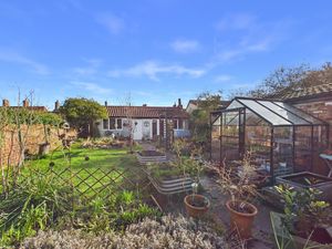 Garden and Potting Shed/Store/Games Room- click for photo gallery